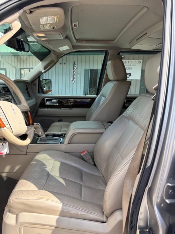 2008 Lincoln Navigator Image 8