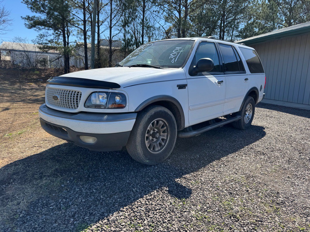 2001 Ford Expedition Image 1