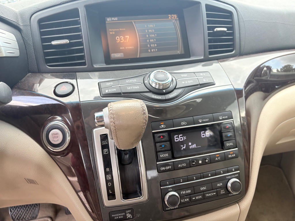 2011 Nissan Quest Image 7