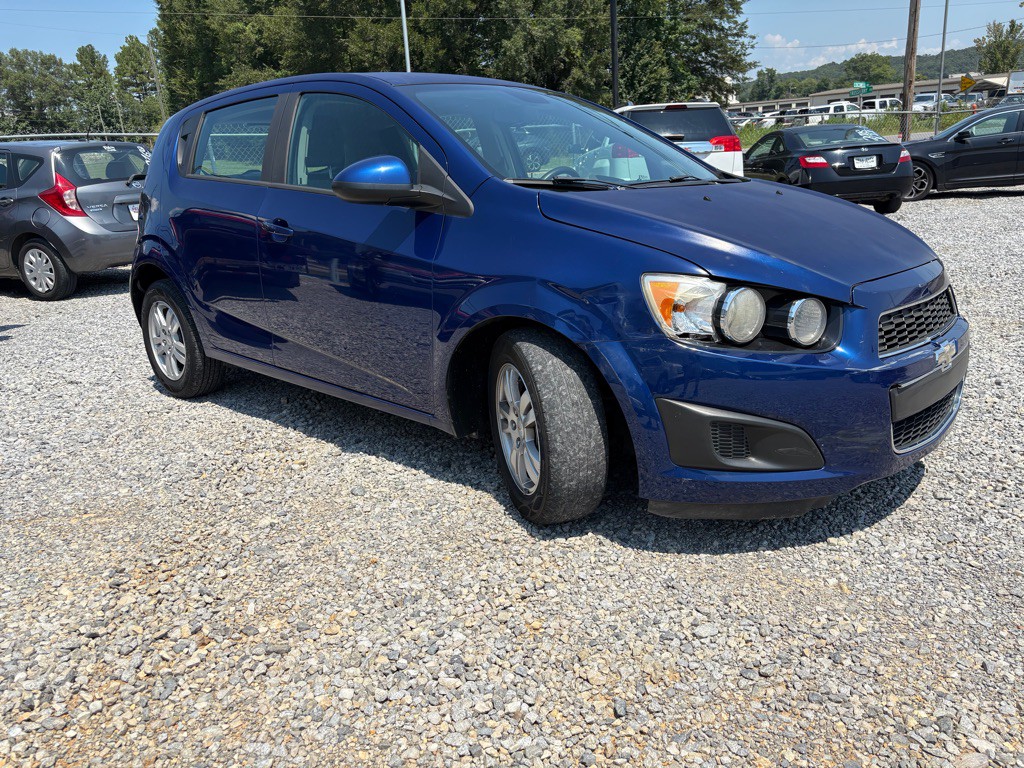 2012 Chevrolet Sonic Image 2