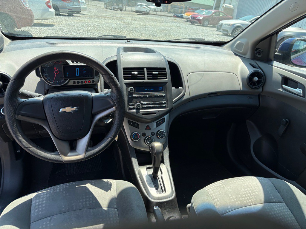 2012 Chevrolet Sonic Image 6
