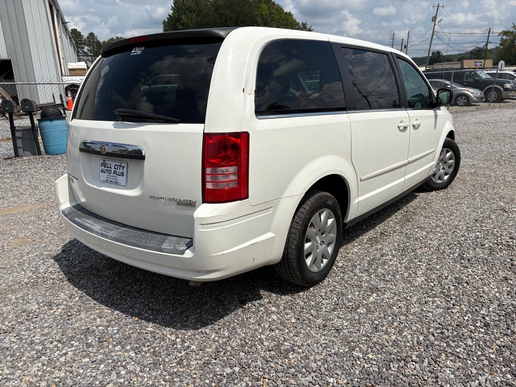 2009 Chrysler Town & Country Image 3