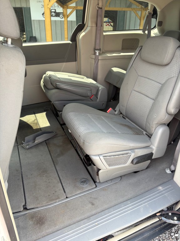 2009 Chrysler Town & Country Image 6