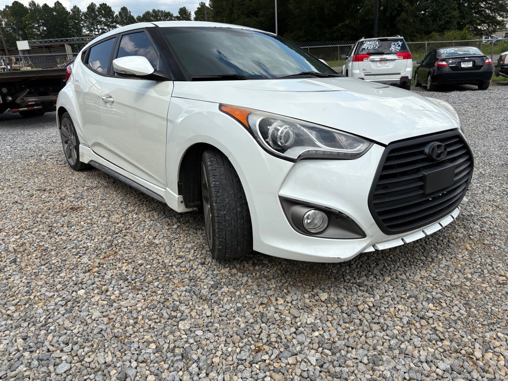 2013 Hyundai Veloster Image 2