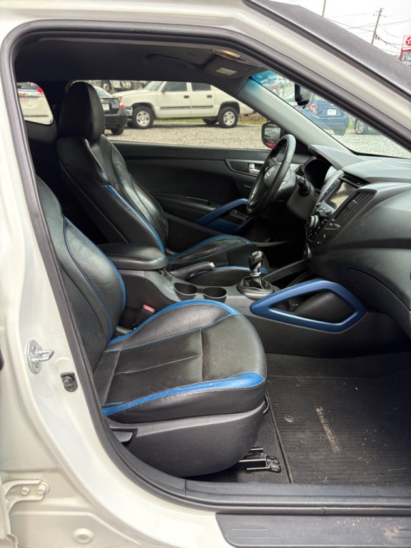 2013 Hyundai Veloster Image 6