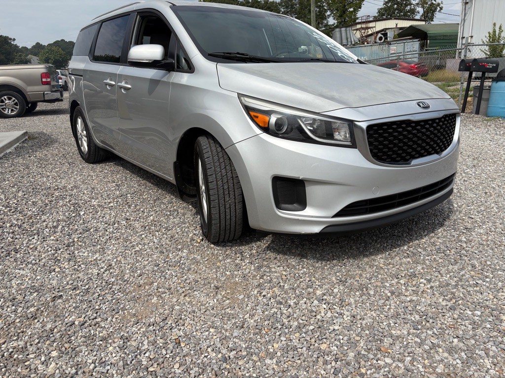 2015 Kia Sedona Image 2