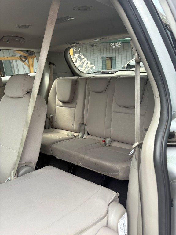2015 Kia Sedona Image 9