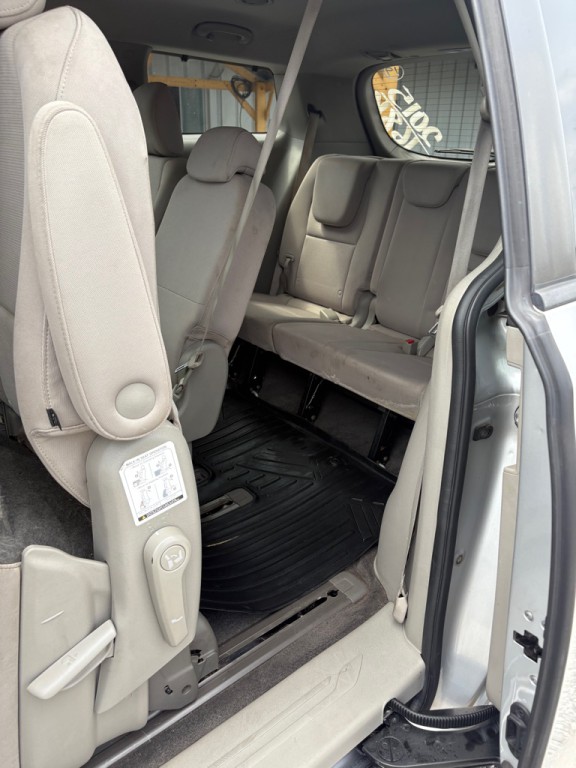 2015 Kia Sedona Image 12