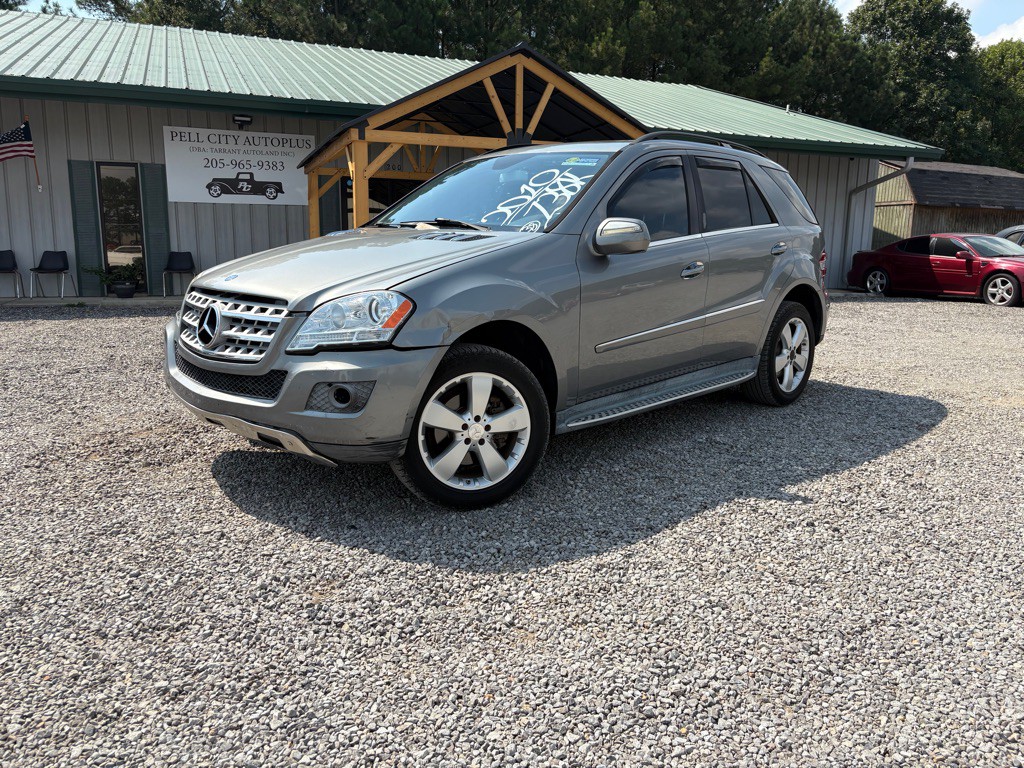 2010 Mercedes-Benz M-Class Image 1