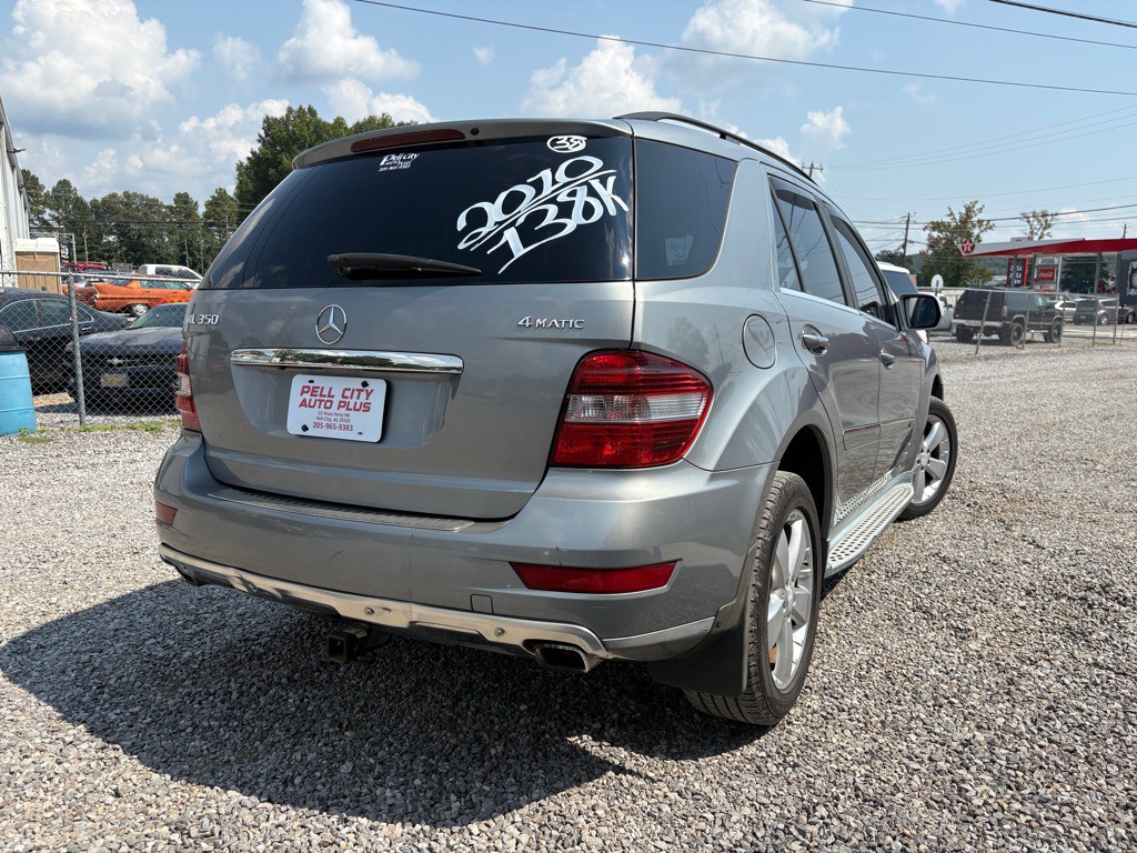 2010 Mercedes-Benz M-Class Image 3