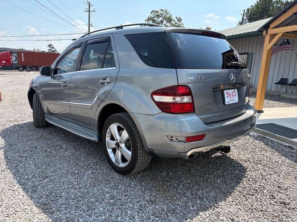 2010 Mercedes-Benz M-Class Image 4