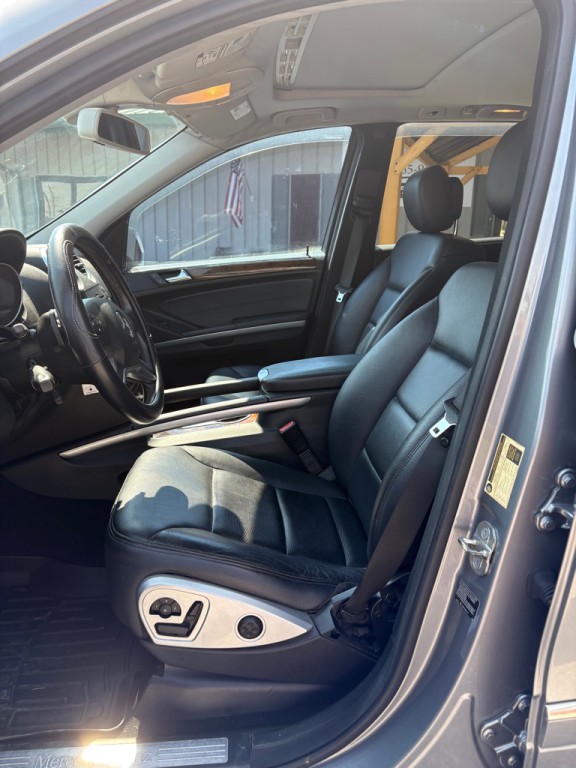 2010 Mercedes-Benz M-Class Image 8