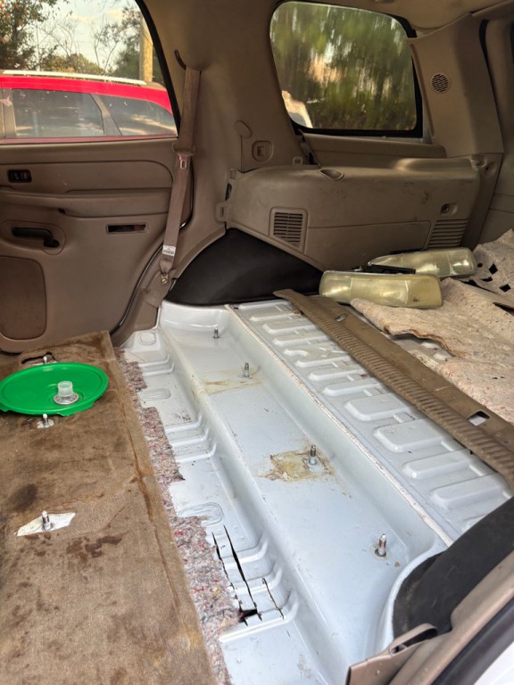 2004 Chevrolet Tahoe Image 7