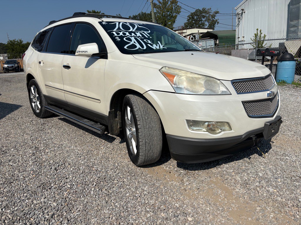 2012 Chevrolet Traverse Image 2