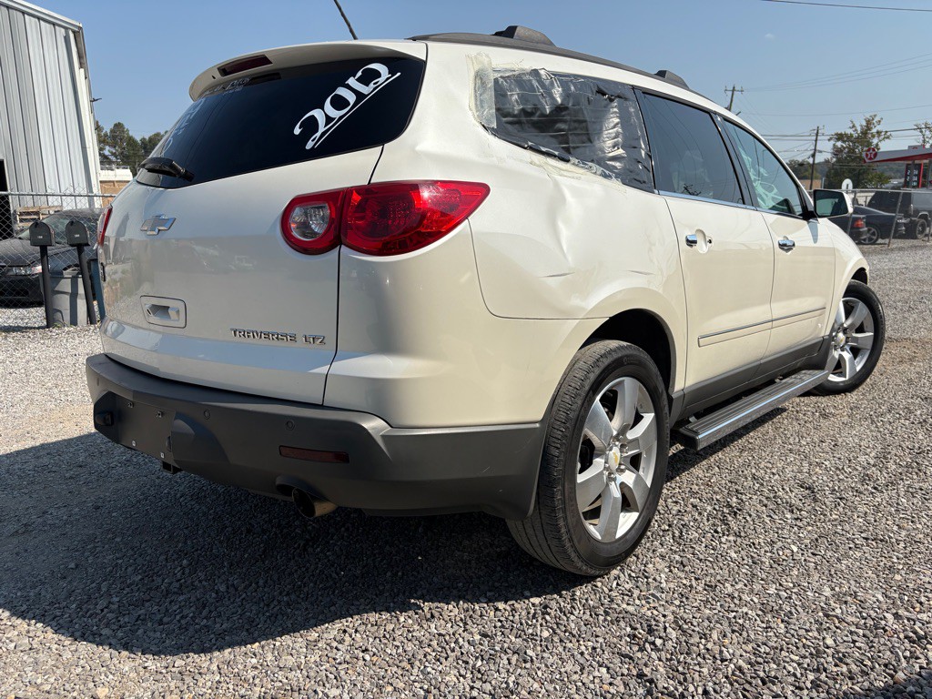 2012 Chevrolet Traverse Image 3