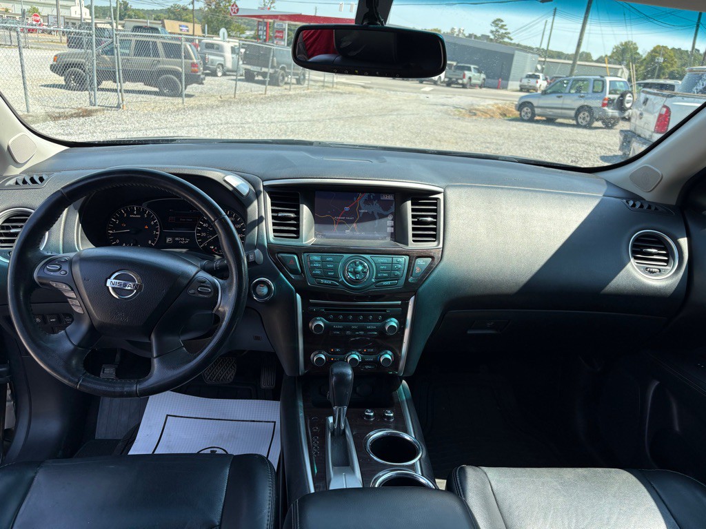 2015 Nissan Pathfinder Image 9