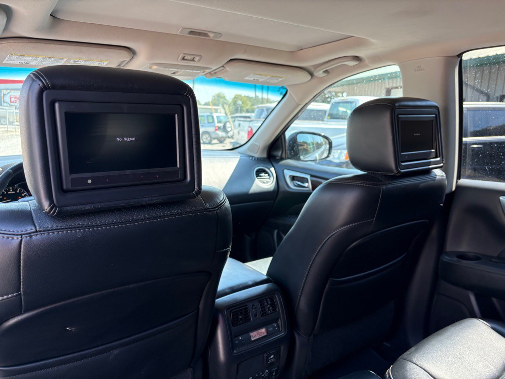 2015 Nissan Pathfinder Image 10