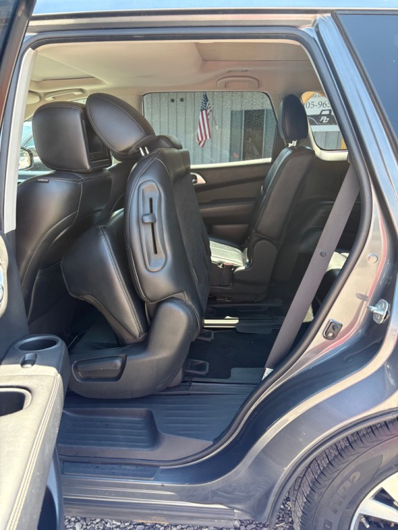 2015 Nissan Pathfinder Image 18