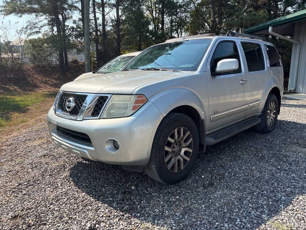 2008 Nissan Pathfinder SE V8