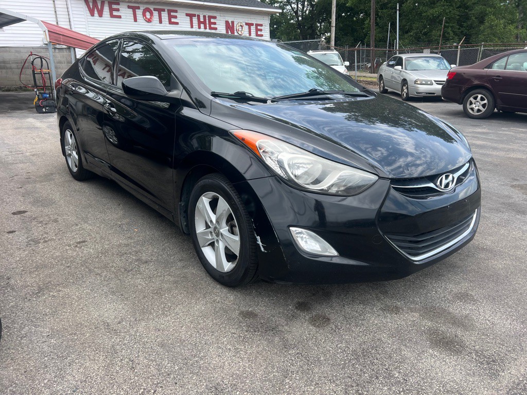 2013 Hyundai Elantra Image 2