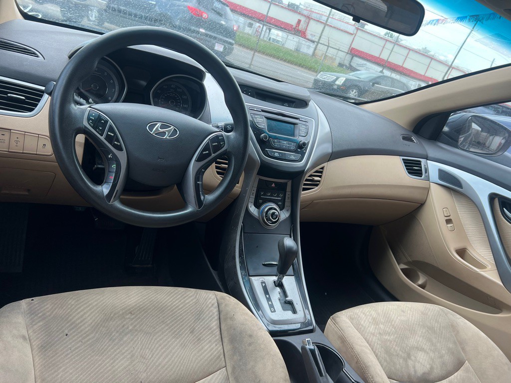 2013 Hyundai Elantra Image 5