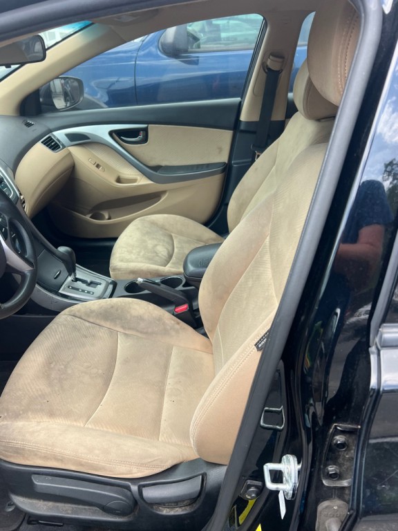 2013 Hyundai Elantra Image 6