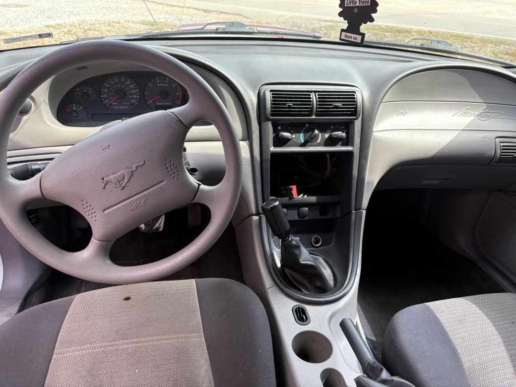 2004 Ford Mustang Image 6