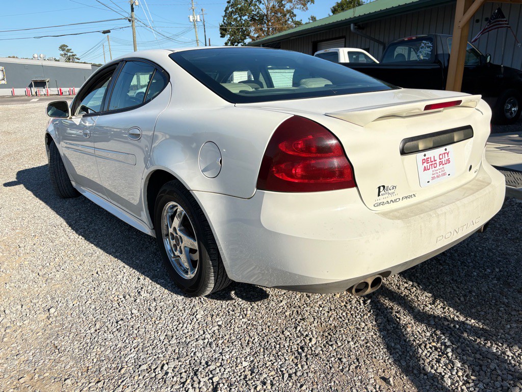 2004 Pontiac Grand Prix Image 4