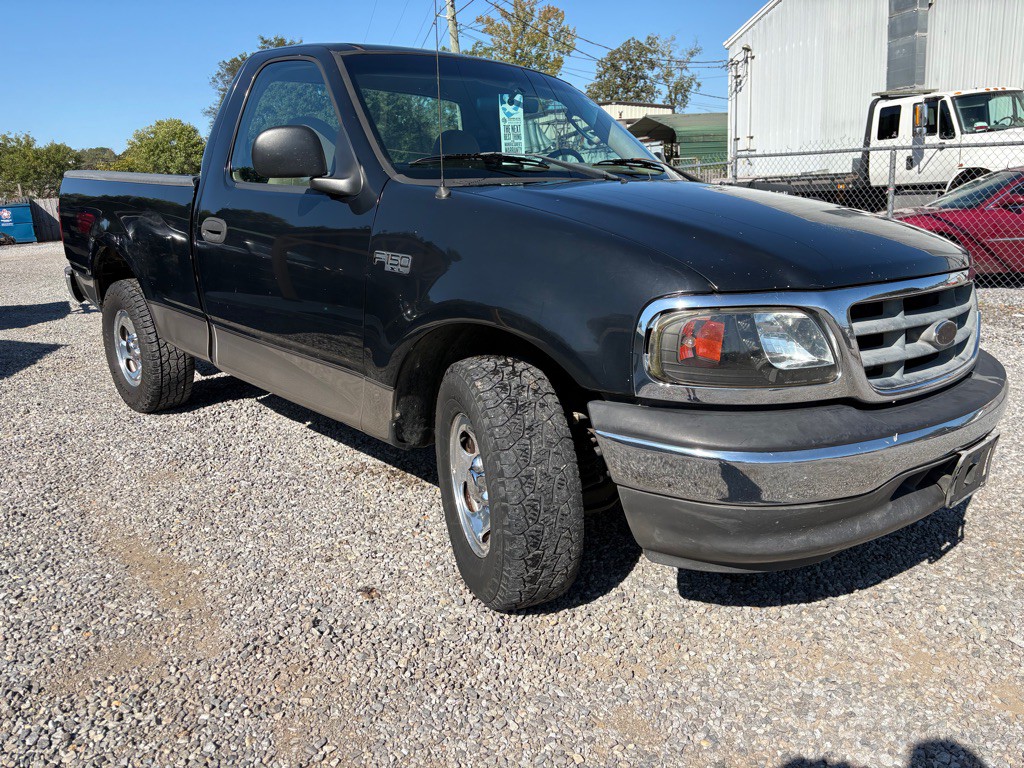 2004 Ford F-150 Image 2