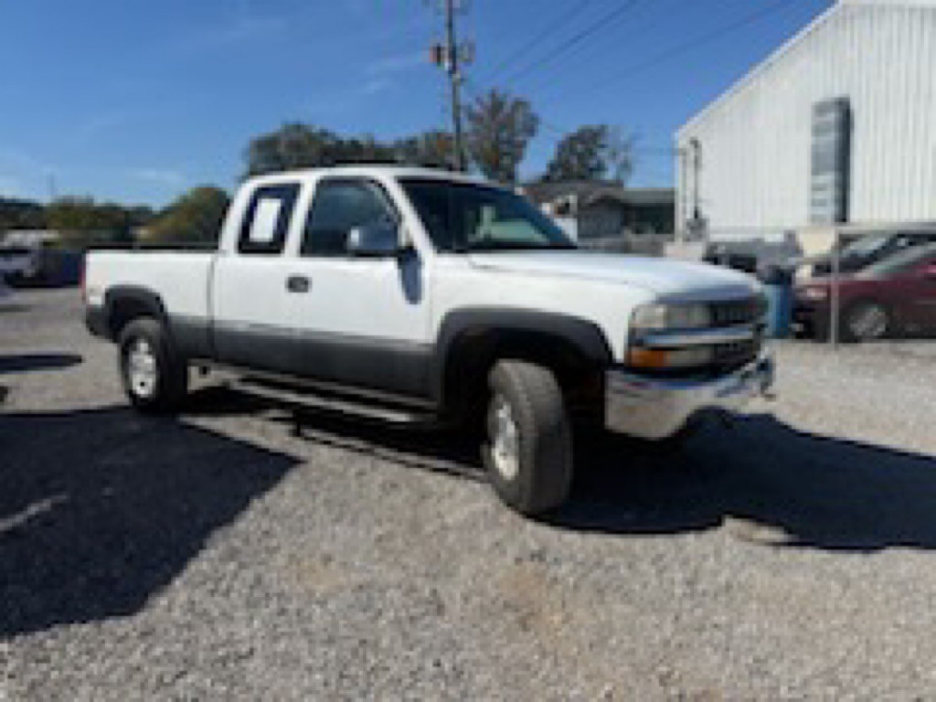 2002 Chevrolet Silverado 1500 Image 2