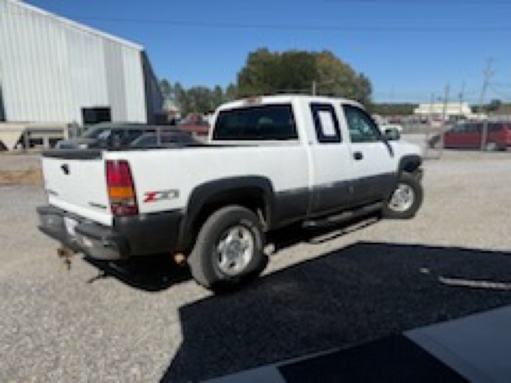 2002 Chevrolet Silverado 1500 Image 3