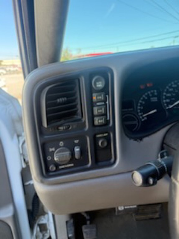 2002 Chevrolet Silverado 1500 Image 10