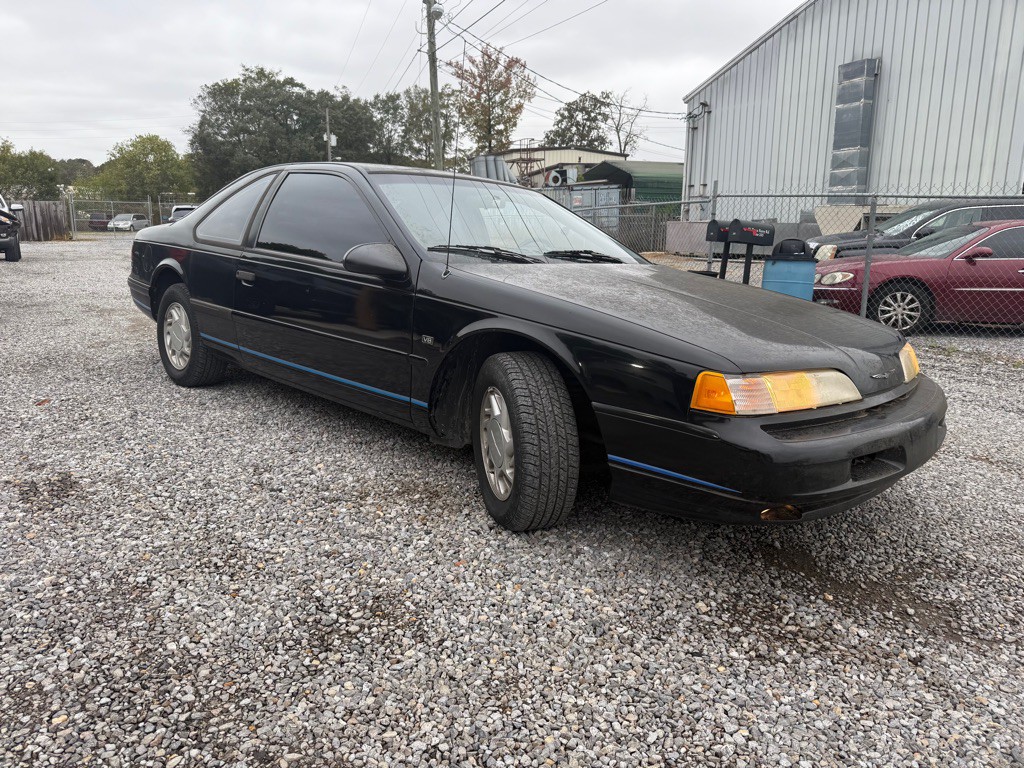 1992 Ford Thunderbird Image 2