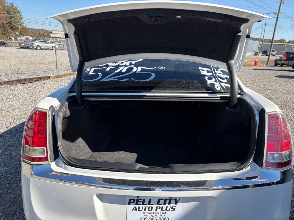 2014 Chrysler 300 Image 5