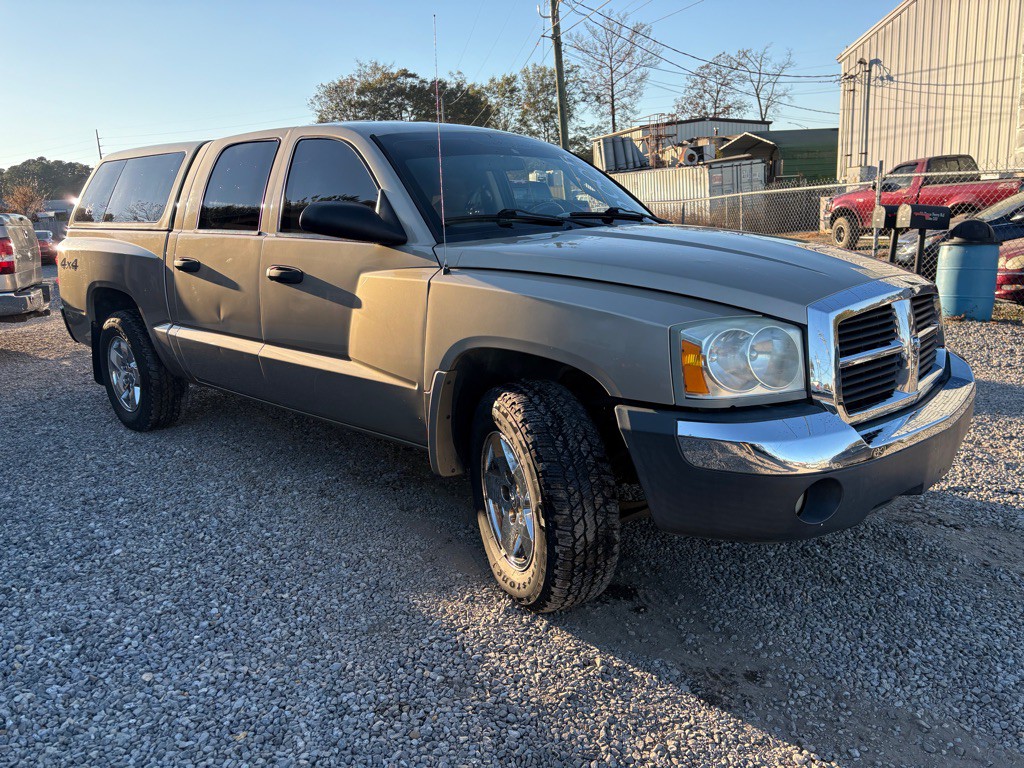 2005 Dodge Dakota Image 2