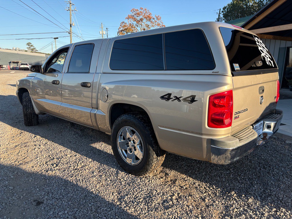 2005 Dodge Dakota Image 4