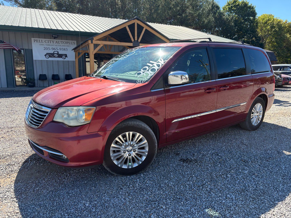 2011 Chrysler Town & Country Image 1