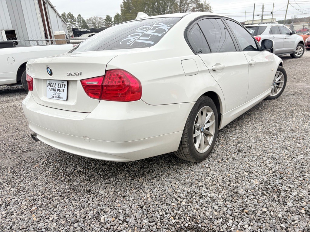 2010 BMW 3 Series Image 3