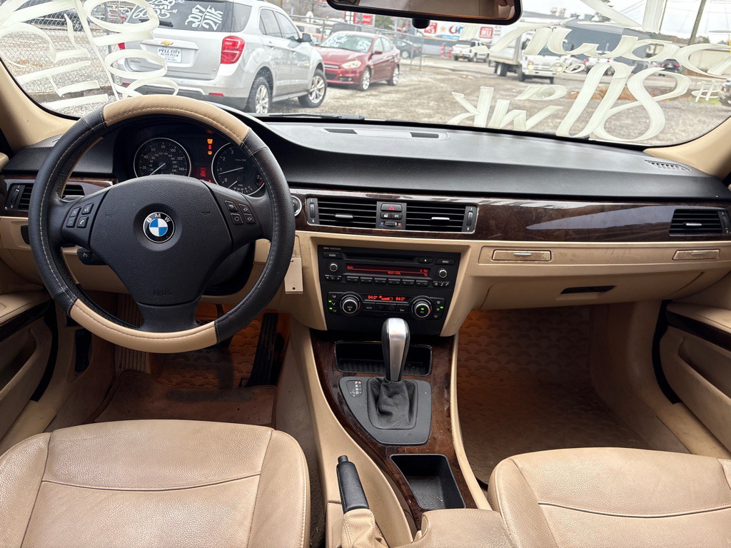 2010 BMW 3 Series Image 9