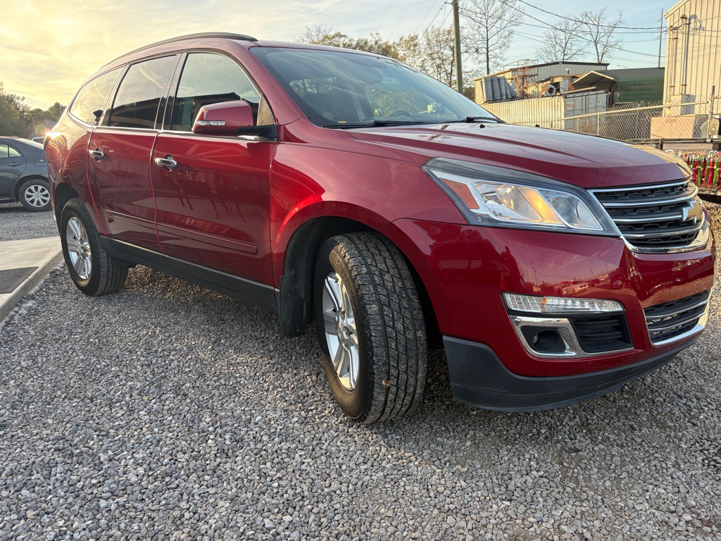 2014 Chevrolet Traverse Image 2