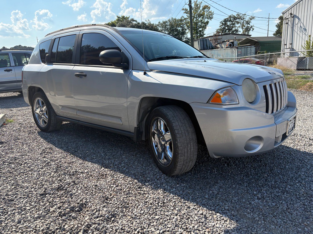 2007 Jeep Compass Image 2