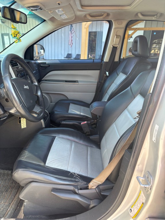 2007 Jeep Compass Image 8