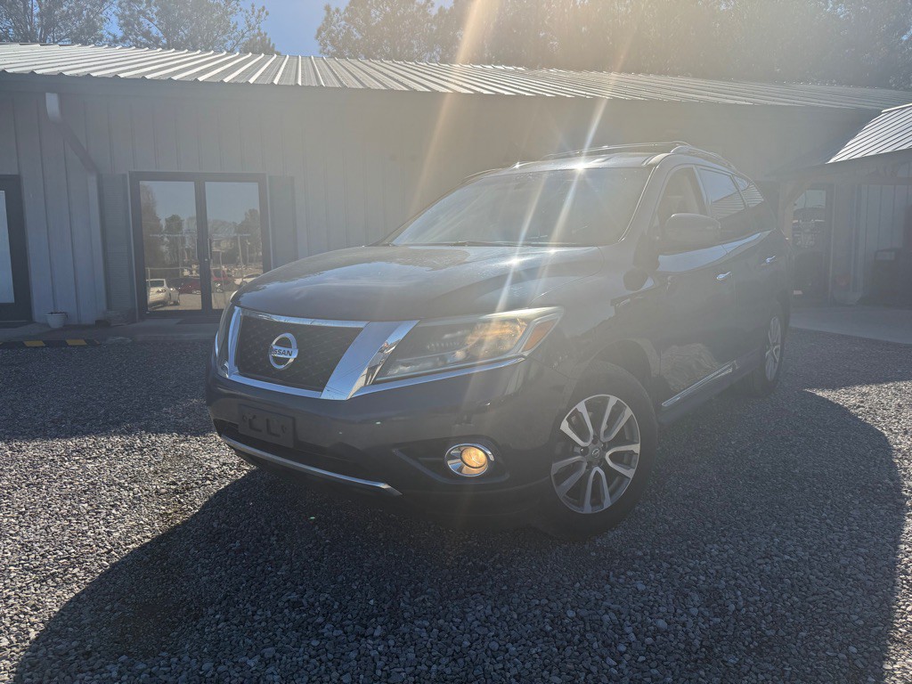 2013 Nissan Pathfinder Image 1