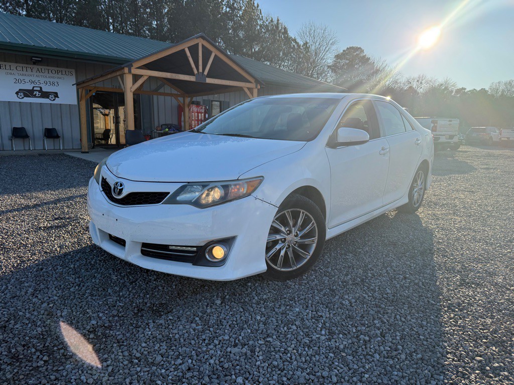 2013 Toyota Camry Image 1