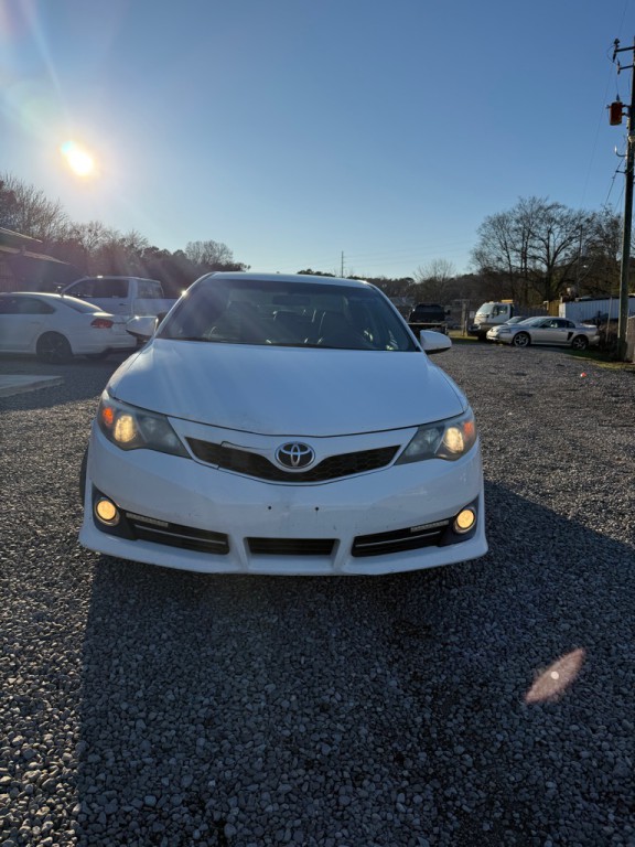 2013 Toyota Camry Image 2