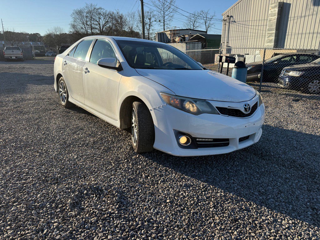 2013 Toyota Camry Image 3
