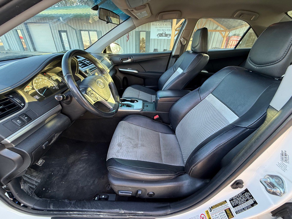 2013 Toyota Camry Image 6