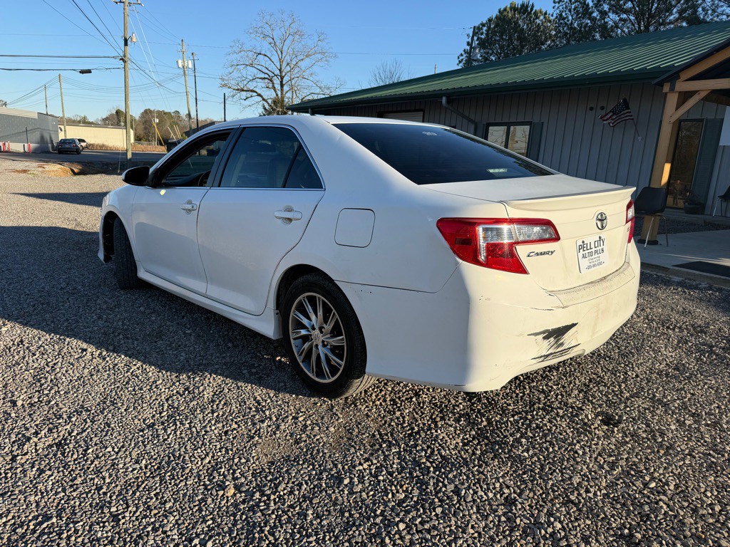 2013 Toyota Camry Image 8