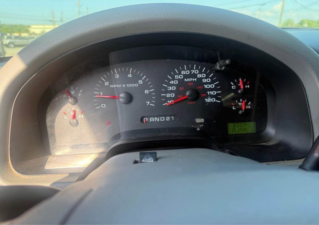 2004 Ford F-150 Image 8