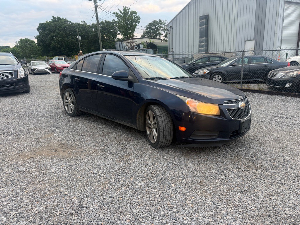 2011 Chevrolet Cruze Image 2
